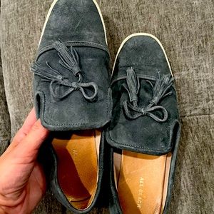 Suede women’s loafer size 8
